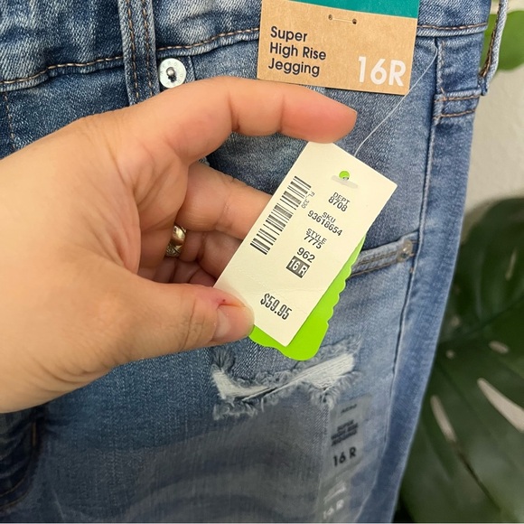 ✨ Aéropostale Light Wash Distressed Super High Rise Jegging Sz 16R | Plus Size - Picture 6 of 11